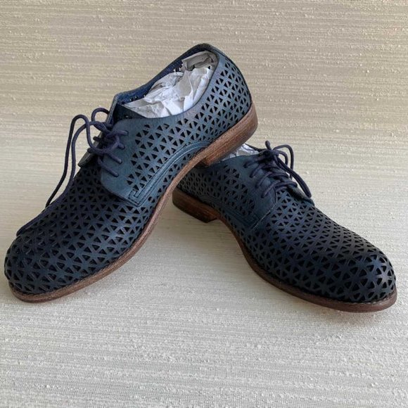 Patricia Nash Sofia Blue Lace-Up Oxford Flats